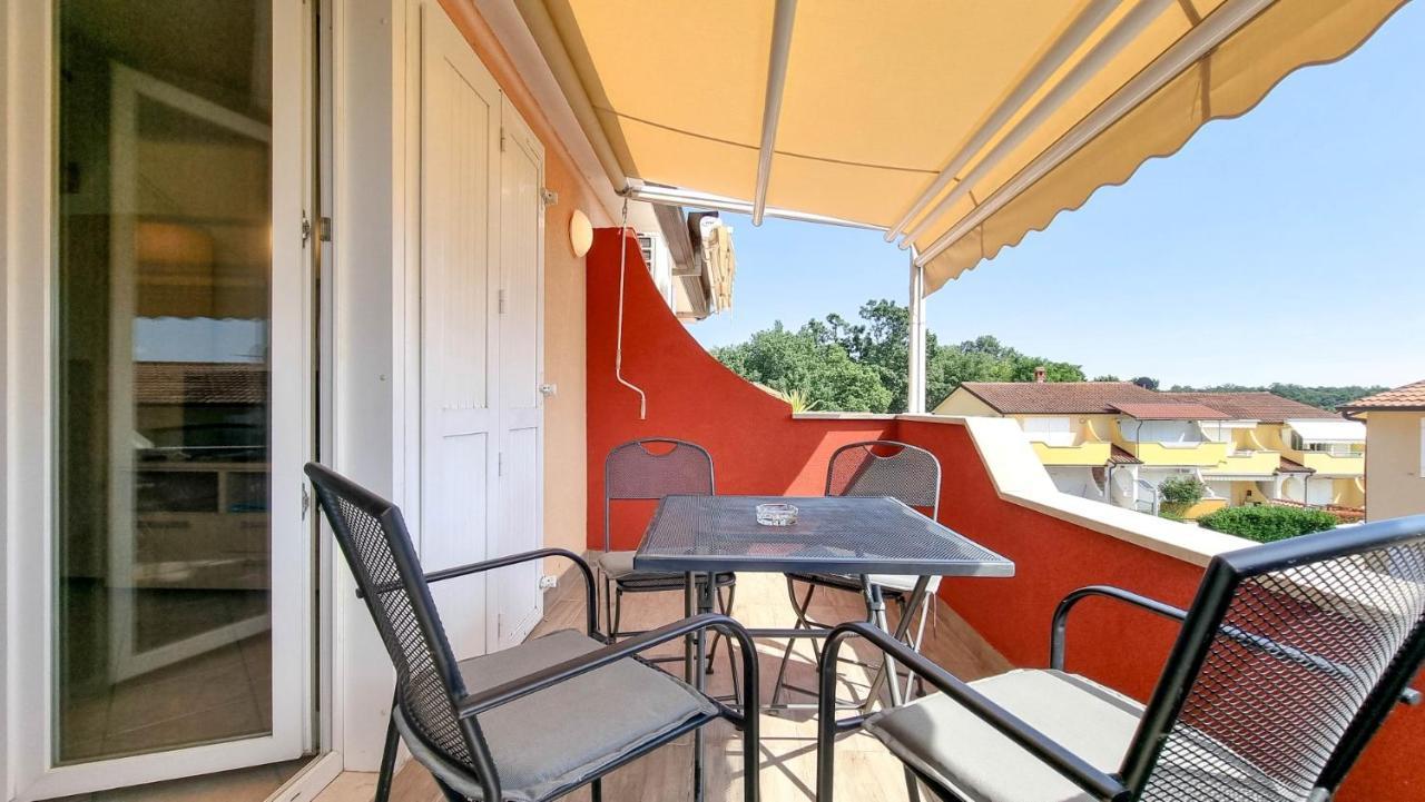 Apartamento Carlo Lovrečica Exterior foto