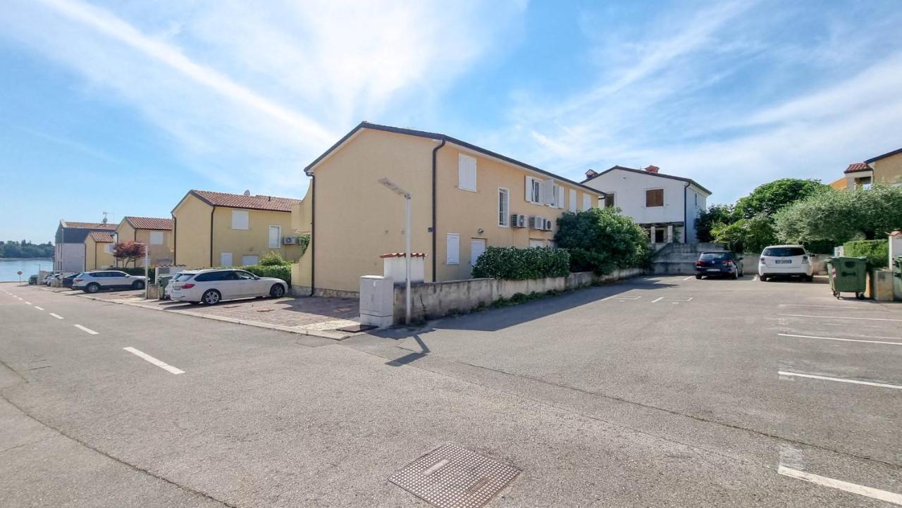 Apartamento Carlo Lovrečica Exterior foto
